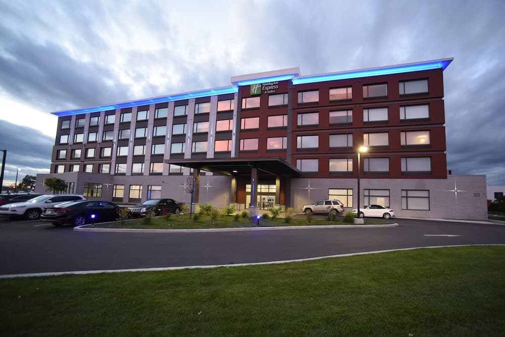 Holiday Inn Express & Suites Gatineau - Ottawa photo 1