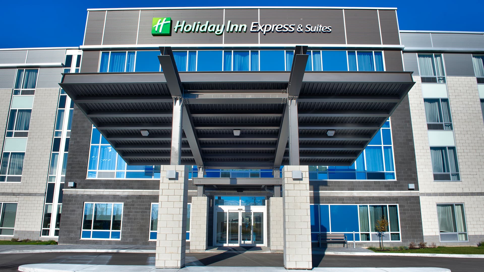 Holiday Inn Express & Suites Vaudreuil - Dorion, photo 1