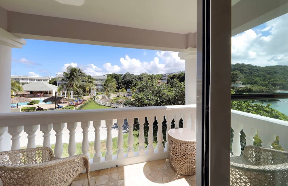 Grand Palladium Lady Hamilton Resort And Spa photo 1