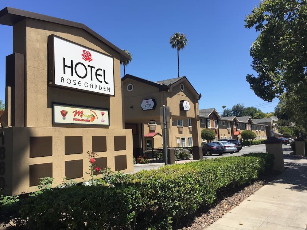 Hotel Rose Garden, photo 1
