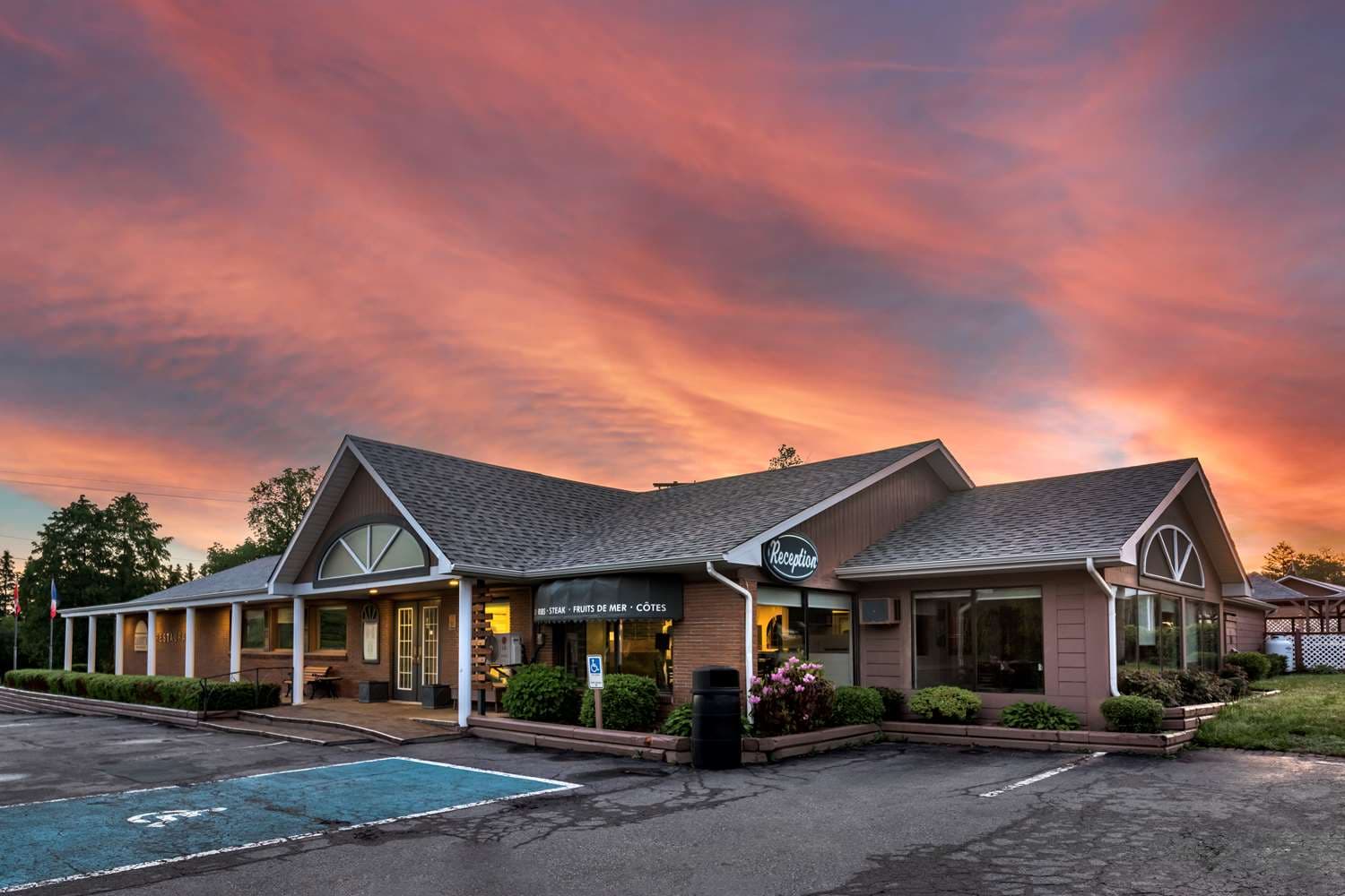 Dannys Hotel Suites, Surestay Collection By Best Western photo 1