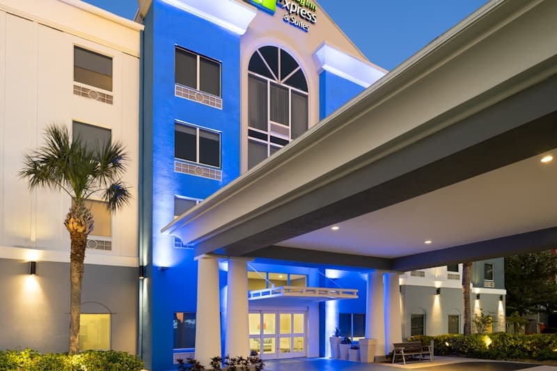 Holiday Inn Express & Suites St. Petersburg North (I-275) photo 1