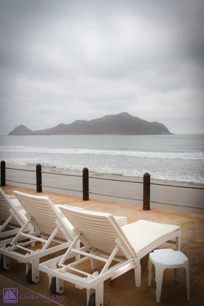 Costa de Oro Beach, photo 1