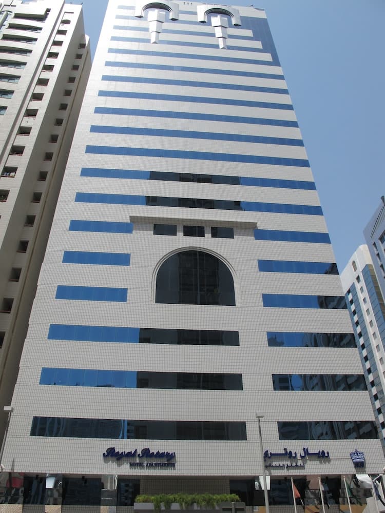 Uptown Hotel Apartments Abu Dhabi By Gewan photo 1