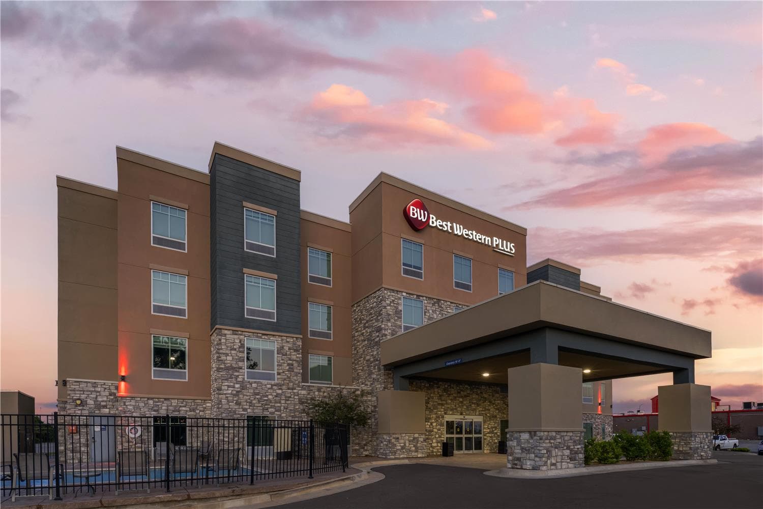 Best Western Plus Mcpherson photo 1
