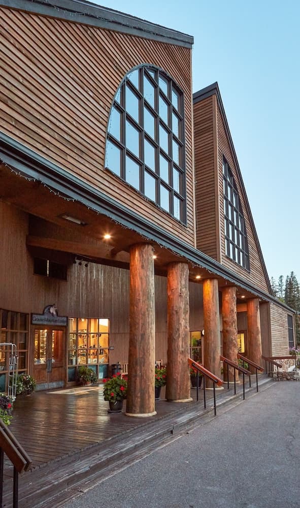 Grouse Mountain Lodge, photo 1
