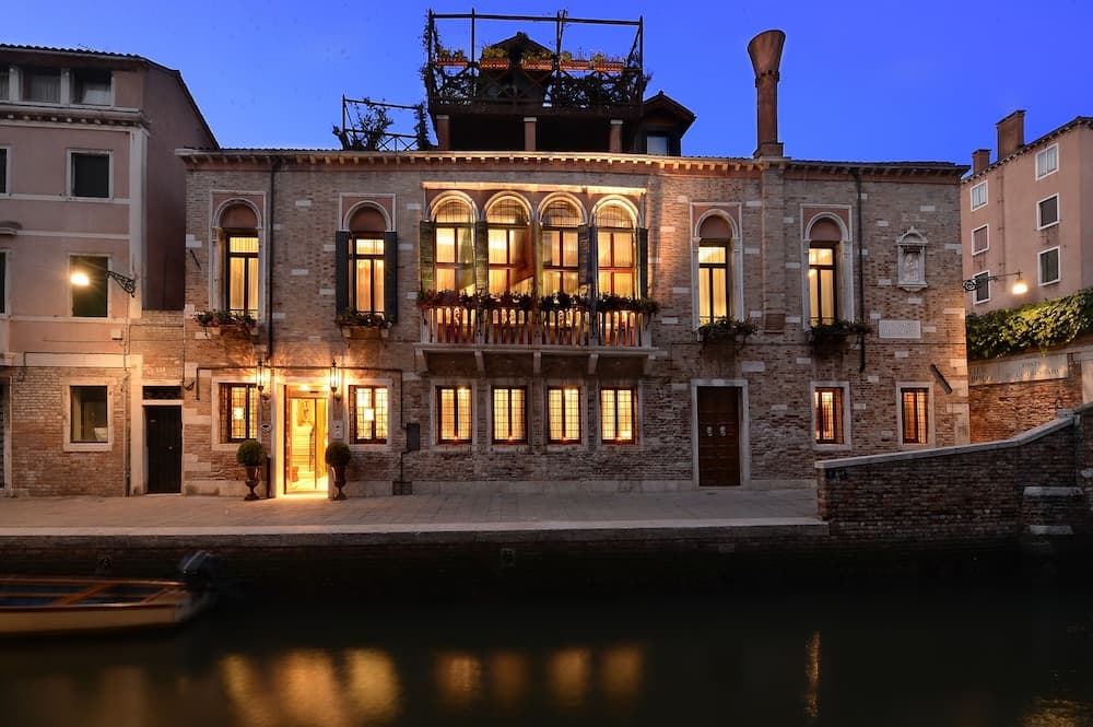 Palazzetto Madonna, photo 1
