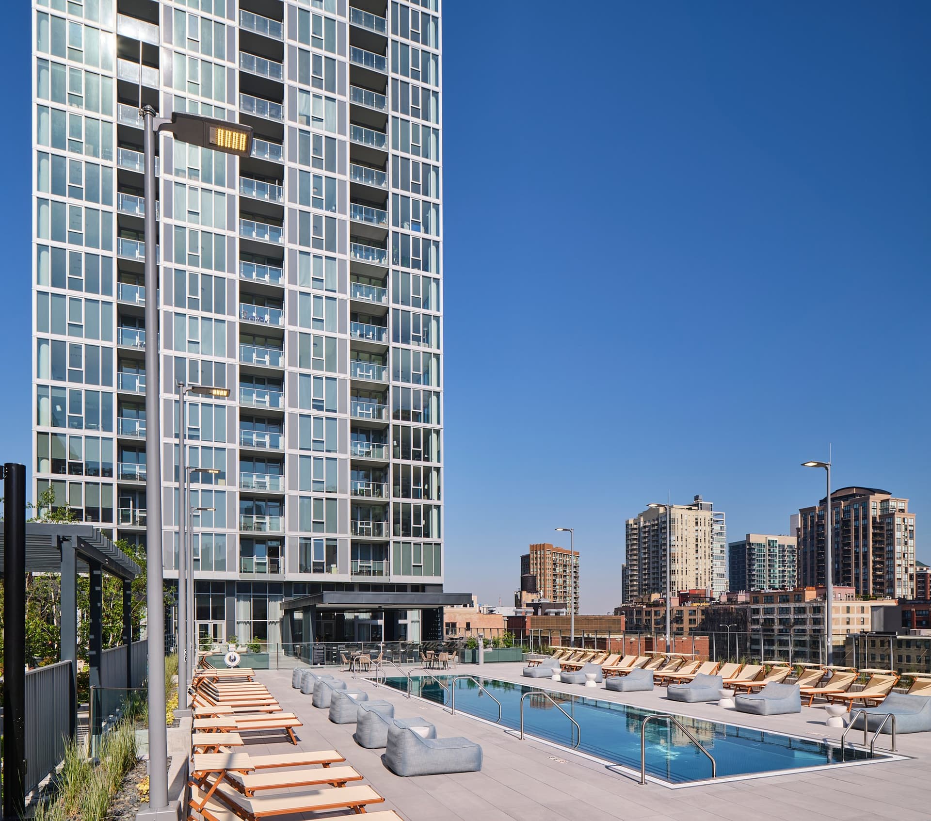 Level Chicago - River North photo 1