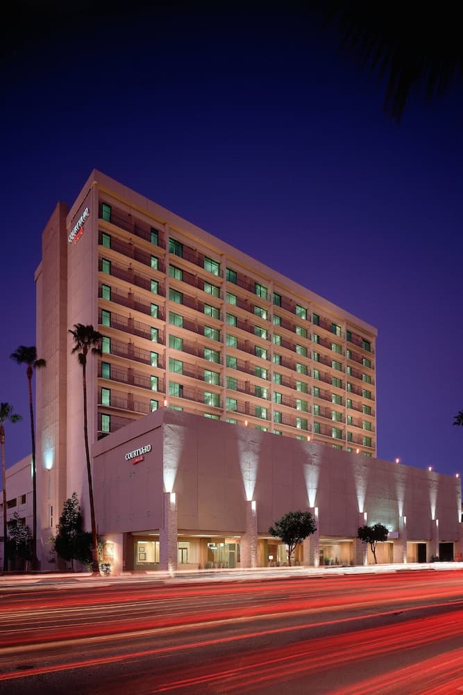 Courtyard Los Angeles Sherman Oaks, photo 1