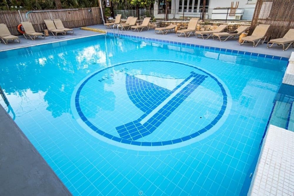Nereus Hotel photo 1
