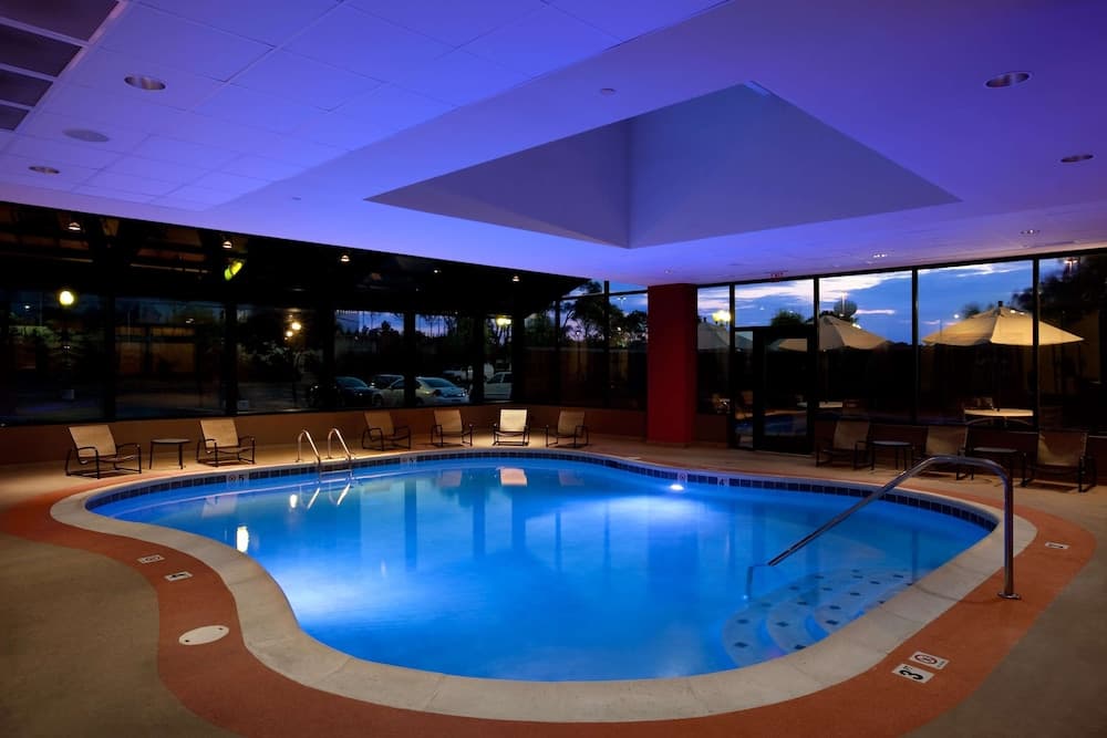 Hilton Chicago/Oak Brook Suites, photo 1