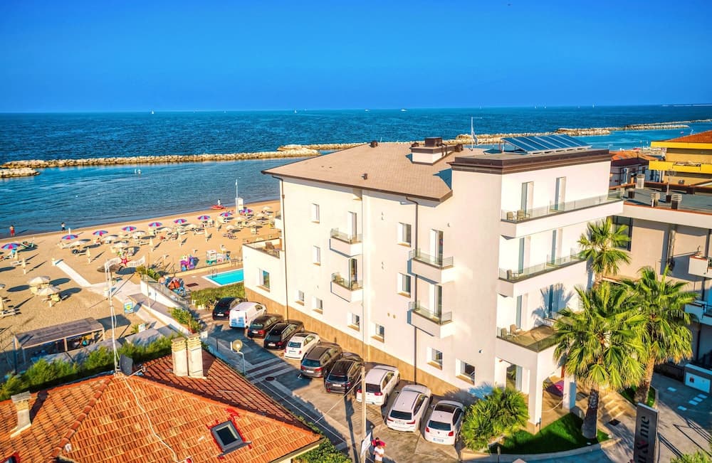 You & Me Hotel (Adults Only) photo 1