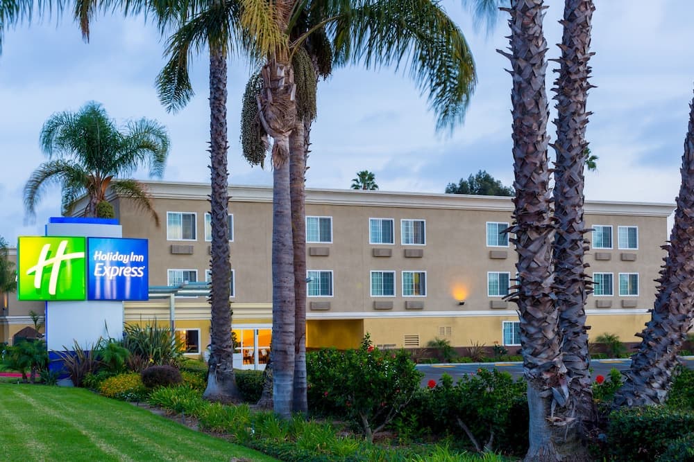 Holiday Inn Express San Diego Seaworl-Beach Area (Ex-Comfort Inn) photo 1