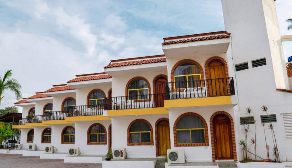 Costa Alegre Hotel & Suites photo 1