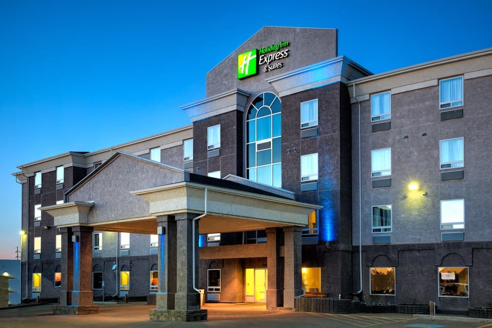 Ramada By Wyndham Prince Albert photo 1