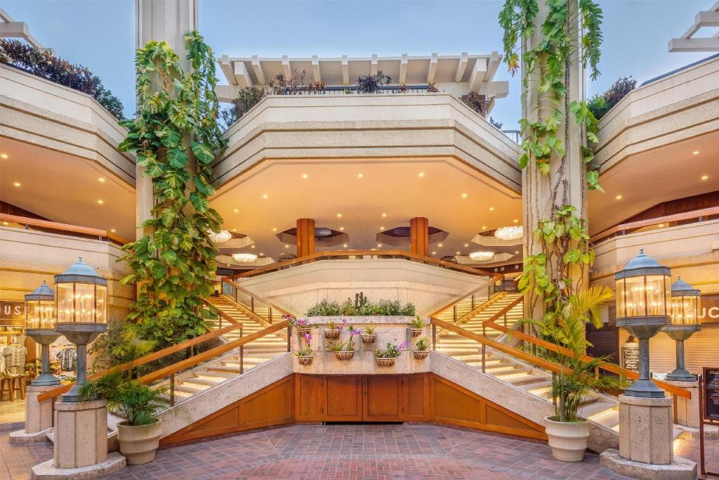 Hyatt Regency Waikiki Beach Resort & Spa photo 1