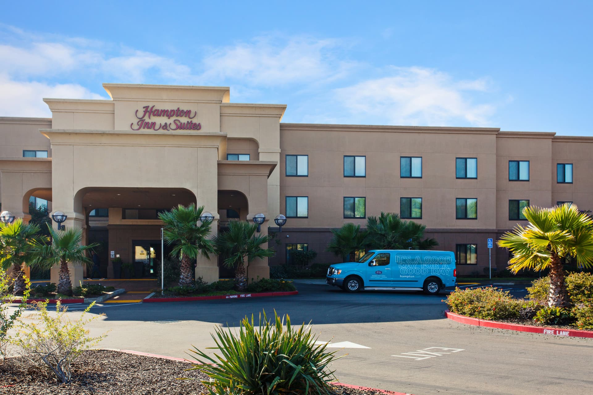 Hampton Inn & Suites Oakland Airport-Alameda, photo 1