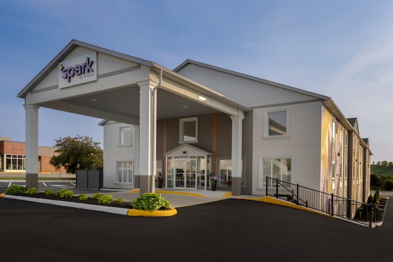 Days Inn By Wyndham Woodstock, photo 1