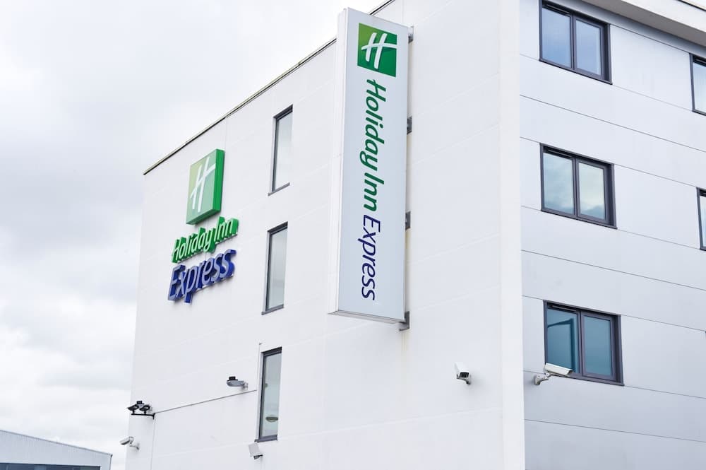 Holiday Inn Express Manchester Airport, photo 1