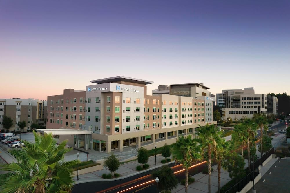 Hyatt House LA - University Medical Center photo 1