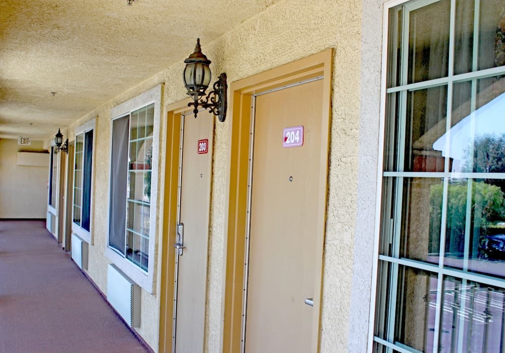 Crystal Inn & Suites photo 1