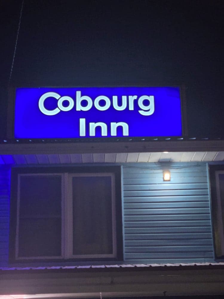 The Cedarview Motel, photo 1
