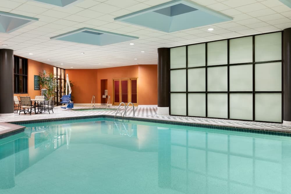 Crowne Plaza Auburn Hills, photo 1