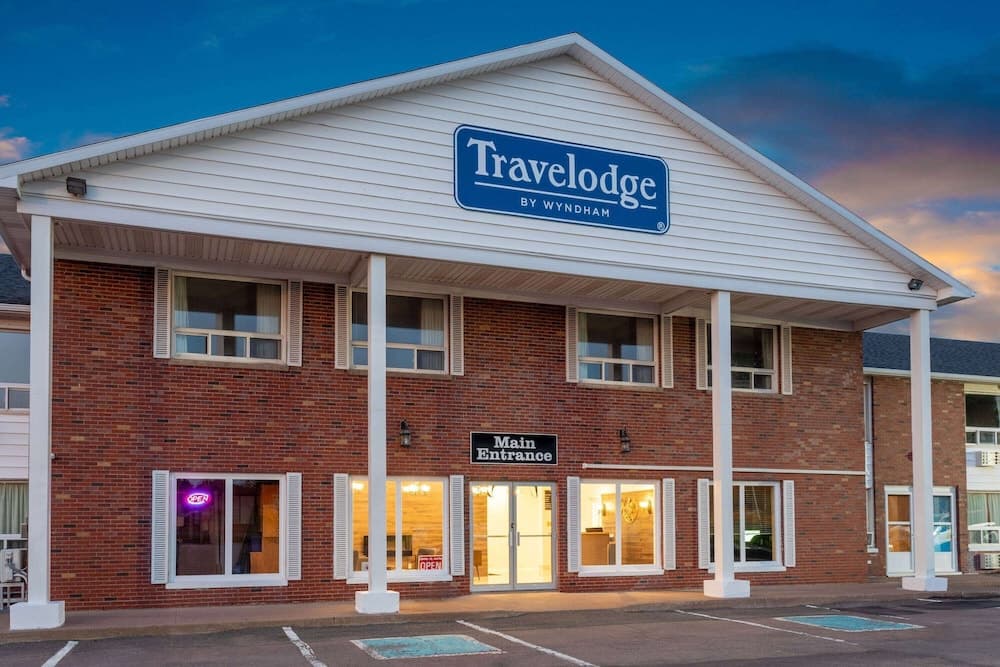 Travelodge By Wyndham Amherst, photo 1