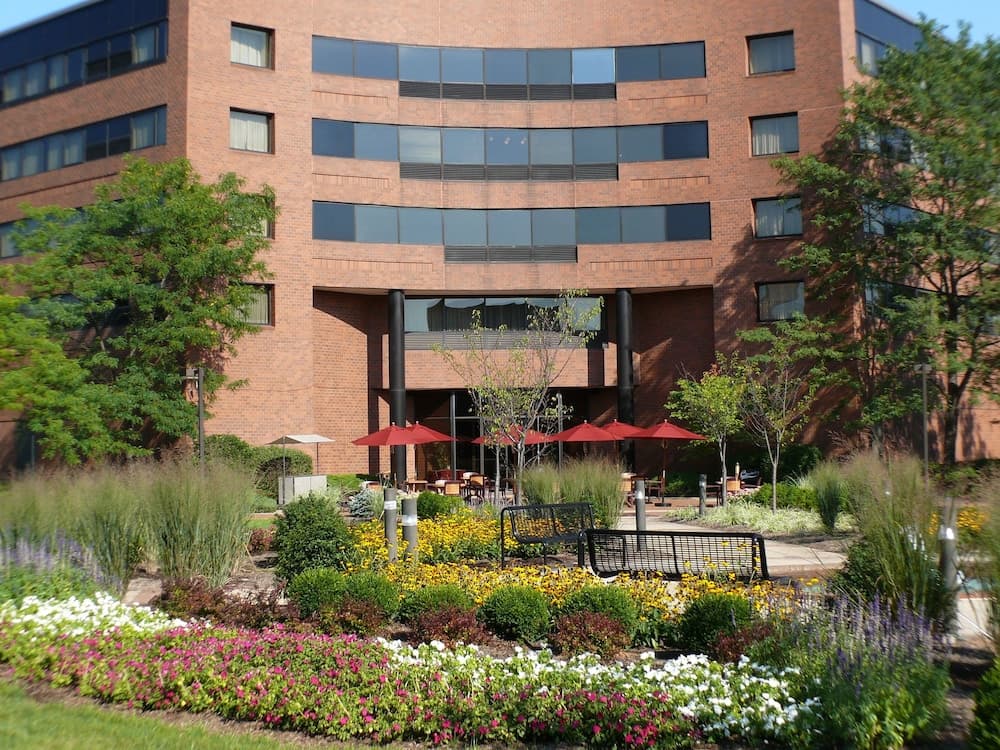 Crowne Plaza Edison, photo 1