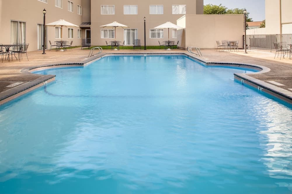 Holiday Inn And Suites Overland Park-West photo 1