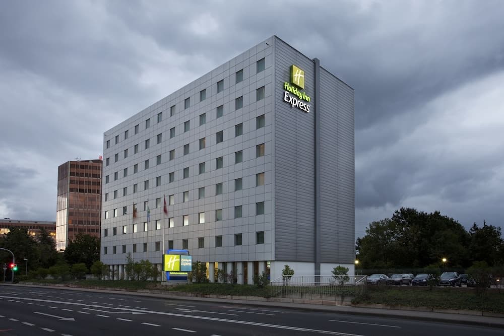 Holiday Inn Express Geneva Airport photo 1