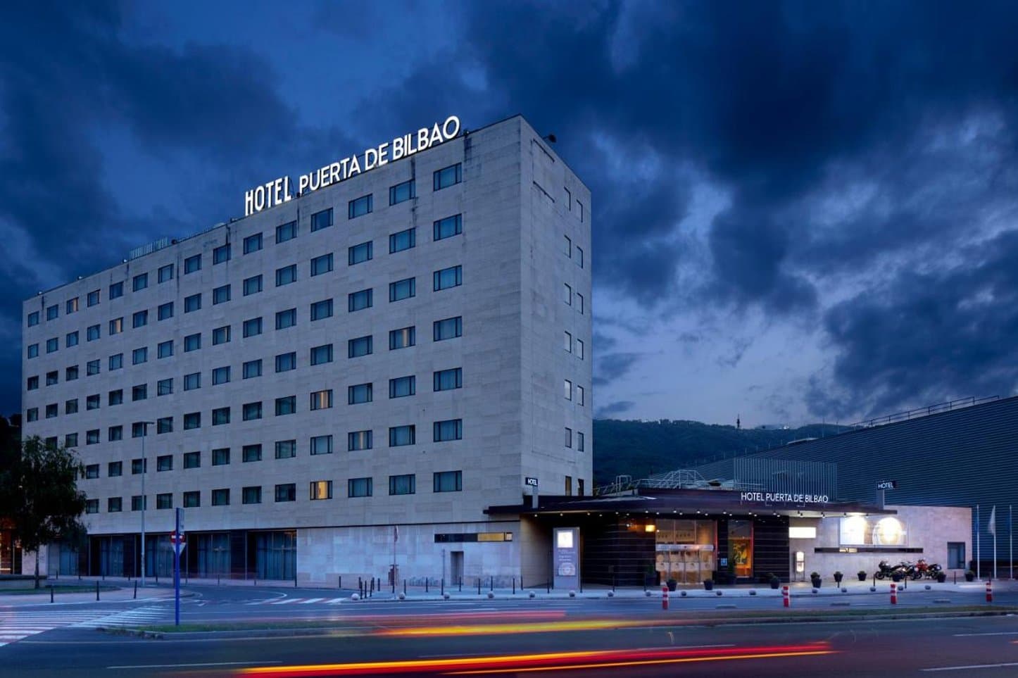 Hotel Puerta De Bilbao photo 1