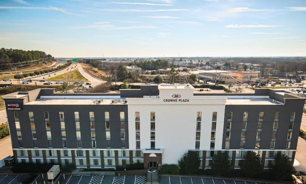 Crowne Plaza Greenville I 385 Roper Mtn Rd, photo 1