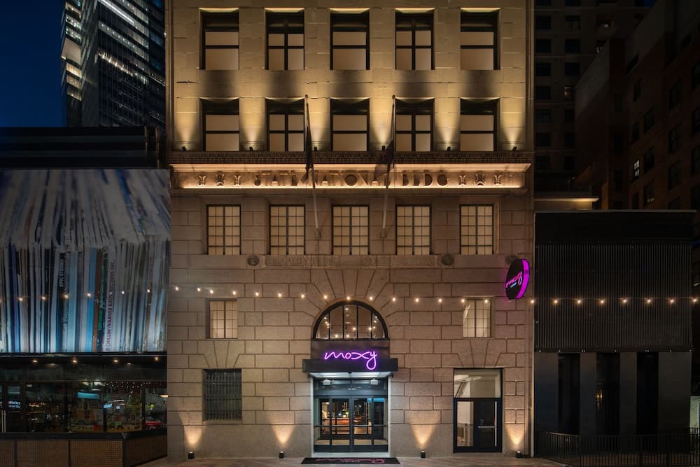 Moxy Houston Downtown photo 1