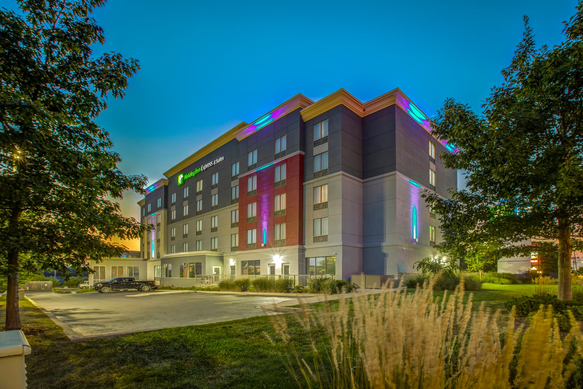 Holiday Inn Express & Suites Woodstock South, photo 1