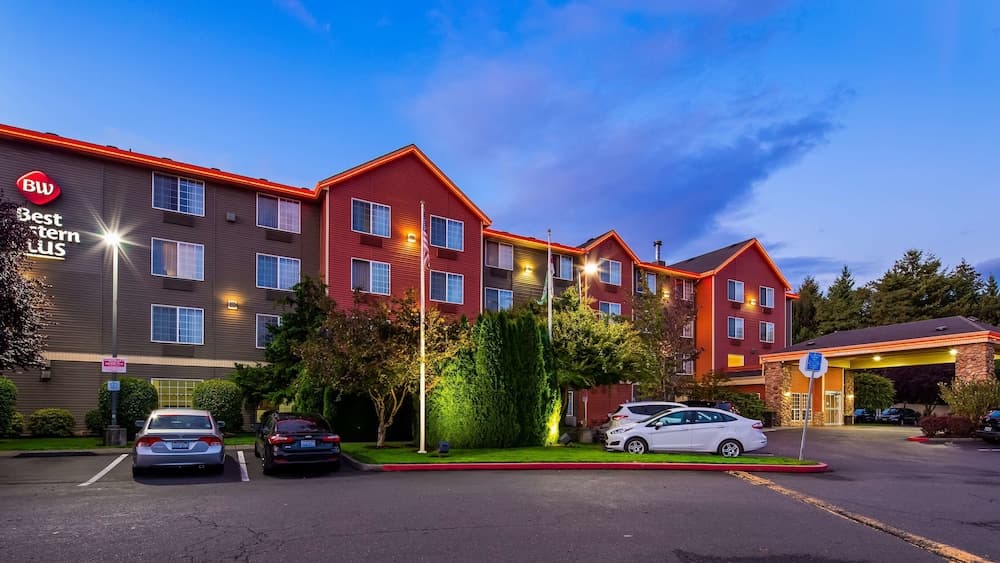 Best Western Plus Vancouver Mall Dr. Hotel & Suites, photo 1