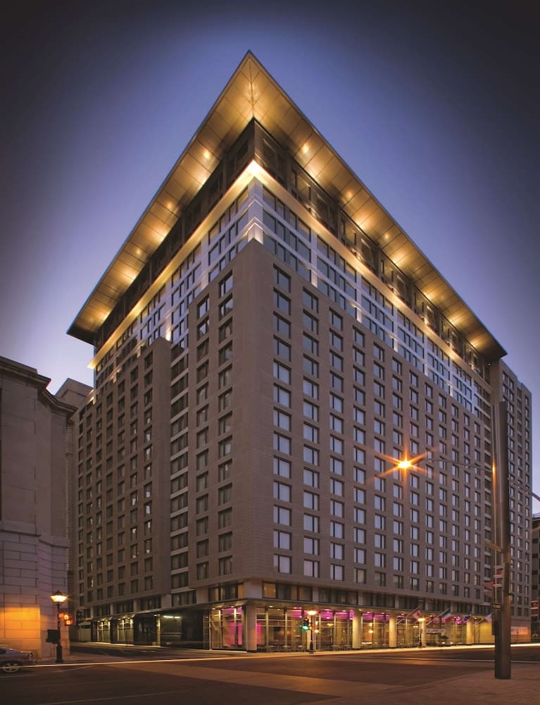 Embassy Suites by Hilton Montreal photo 1