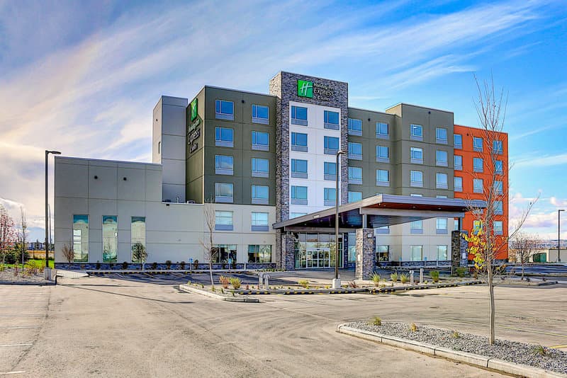 Holiday Inn Express & Suites Calgary Airport Trail NE, photo 1