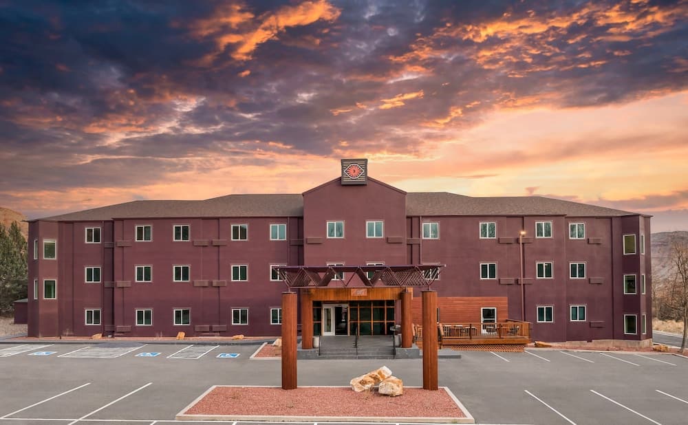 Wolfe's Hotel Moab photo 1
