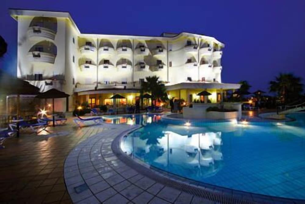 Sunshine Club Hotel & Beauty photo 1