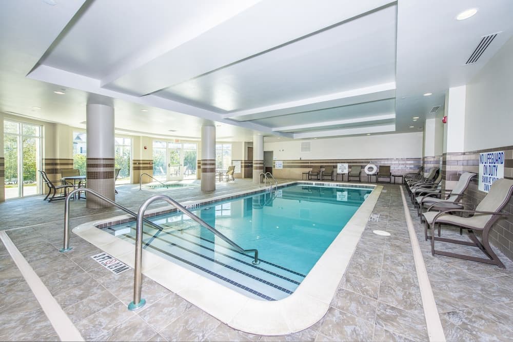 Holiday Inn Express And Suites Charleston Arpt Con, photo 1