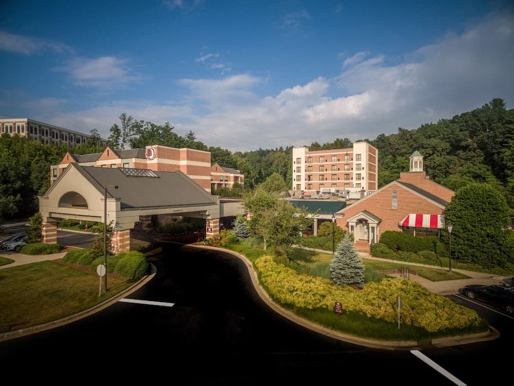 DoubleTree by Hilton Hotel Asheville - Biltmore photo 1