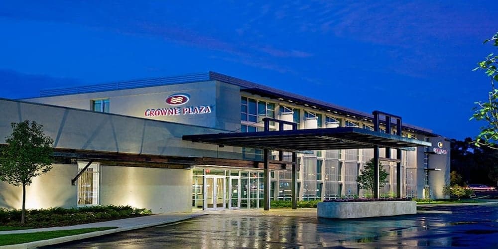 Crowne Plaza Lombard Downers Grove photo 1