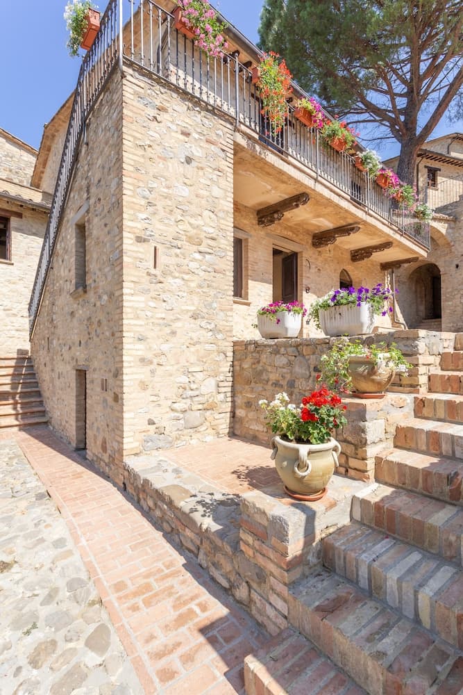 Borgo Pulciano, photo 1