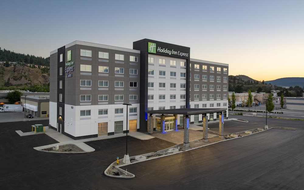 Holiday Inn Express & Suites Kelowna - East, photo 1