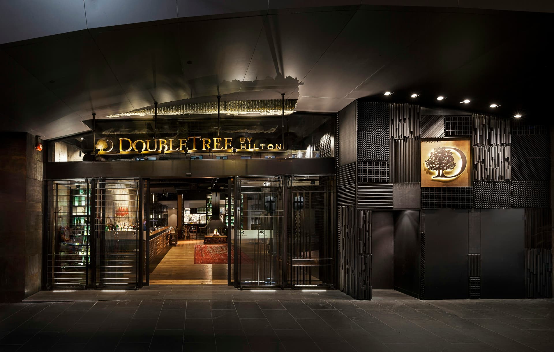 DoubleTree by Hilton Melbourne - Flinders Street photo 1