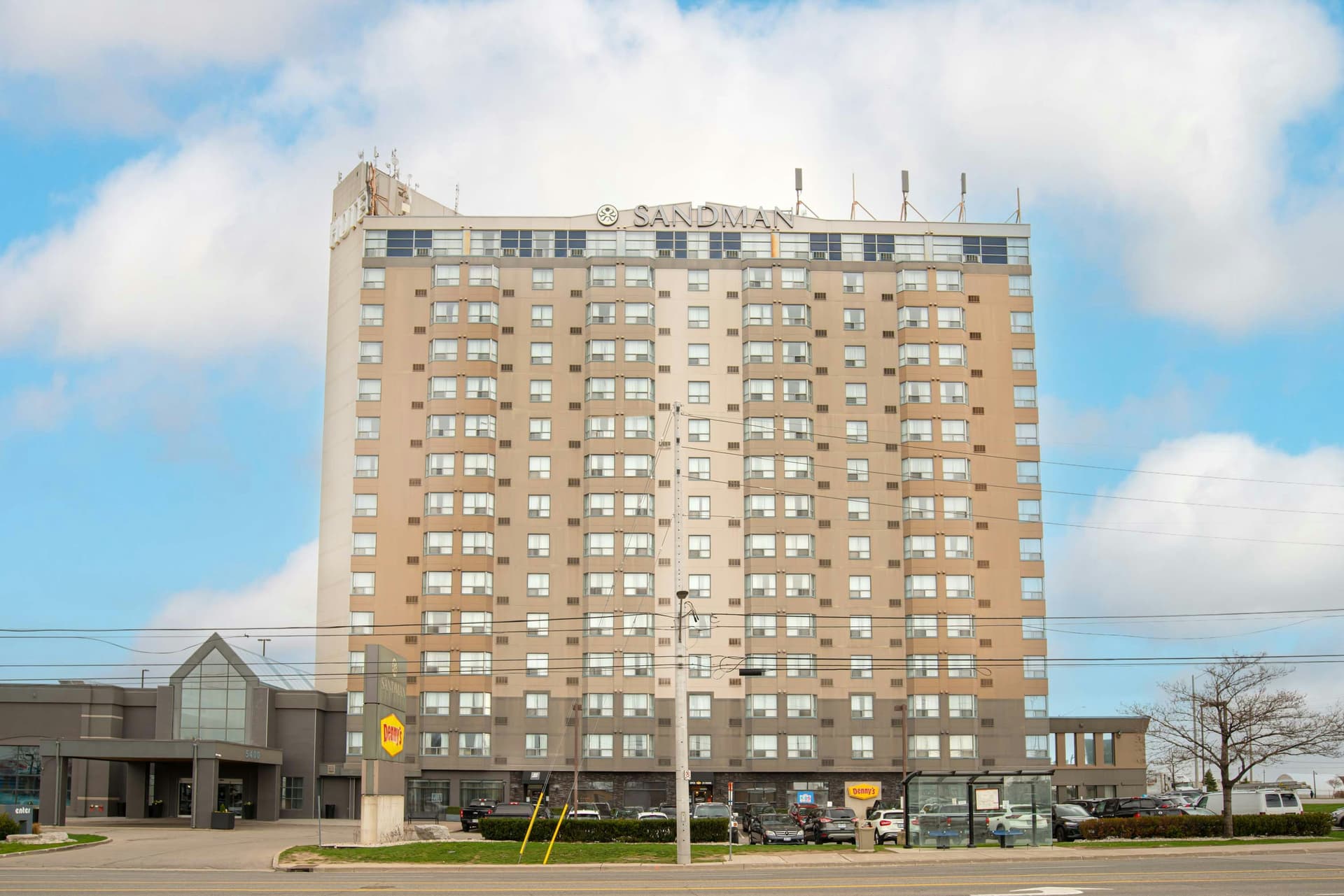 Sandman Signature Mississauga Hotel, photo 1