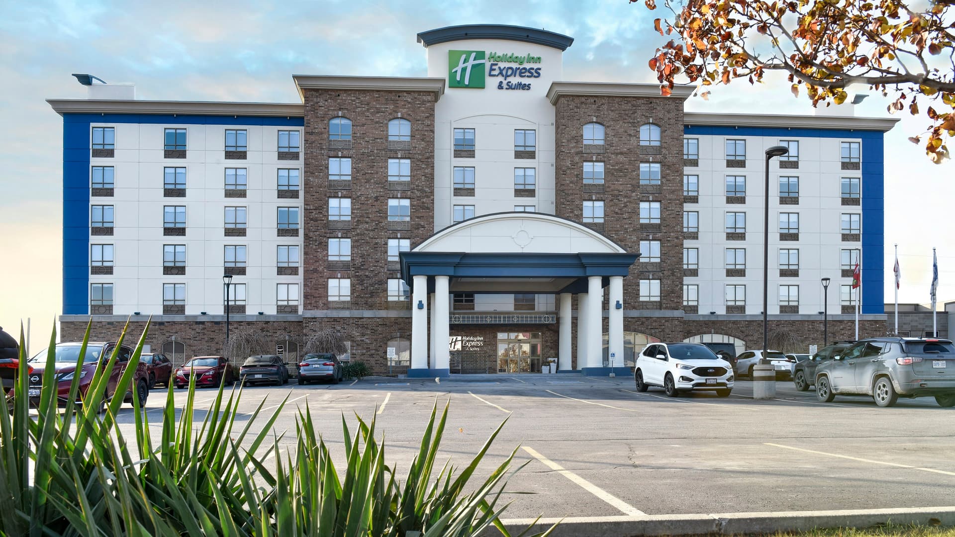 Holiday Inn Express & Suites Waterloo - St. Jacobs Area, photo 1
