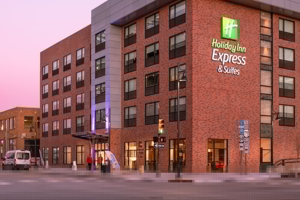 Holiday Inn Express And Suites Tulsa Downtown photo 1