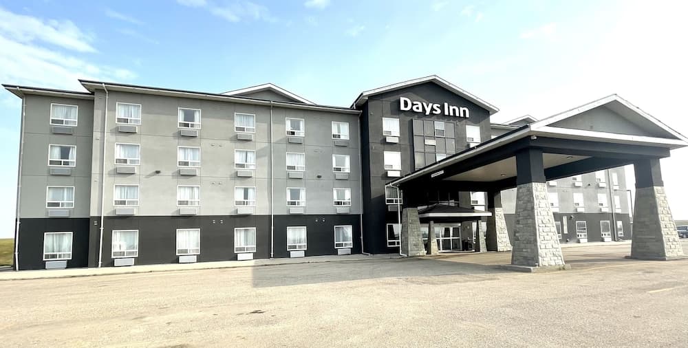 Days Inn By Wyndham Grande Prairie photo 1
